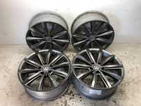 FELGI ALUMINIOWE KOMPLET 17 5X112 7J CENTR,57,1 ET40 - 1100.00 PLN - VW GOLF VII Variant (BA5, BV5)