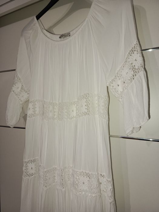 Biała hiszpanka z koronką