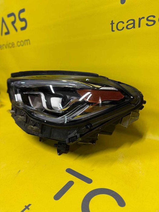 Запчастини на Mercedes Benz 2022 GLA 35 AMG Ліва фара A2479068906