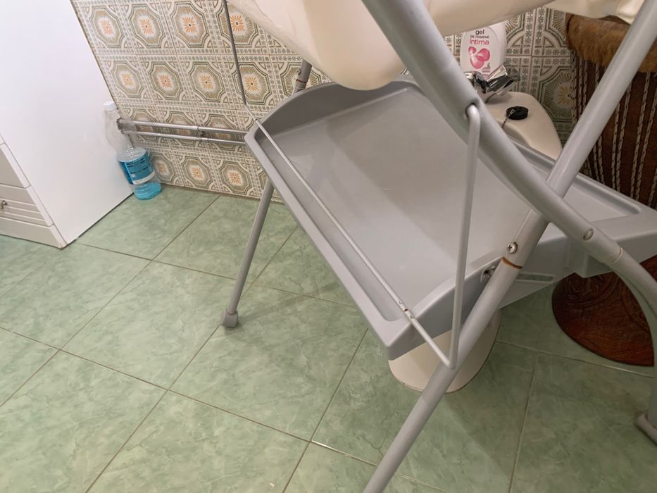 Banheira para bebé com suporte