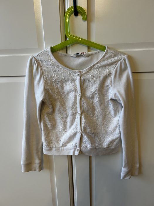 Bluzo-sweterek H&M rozmiar 110/116 bialy