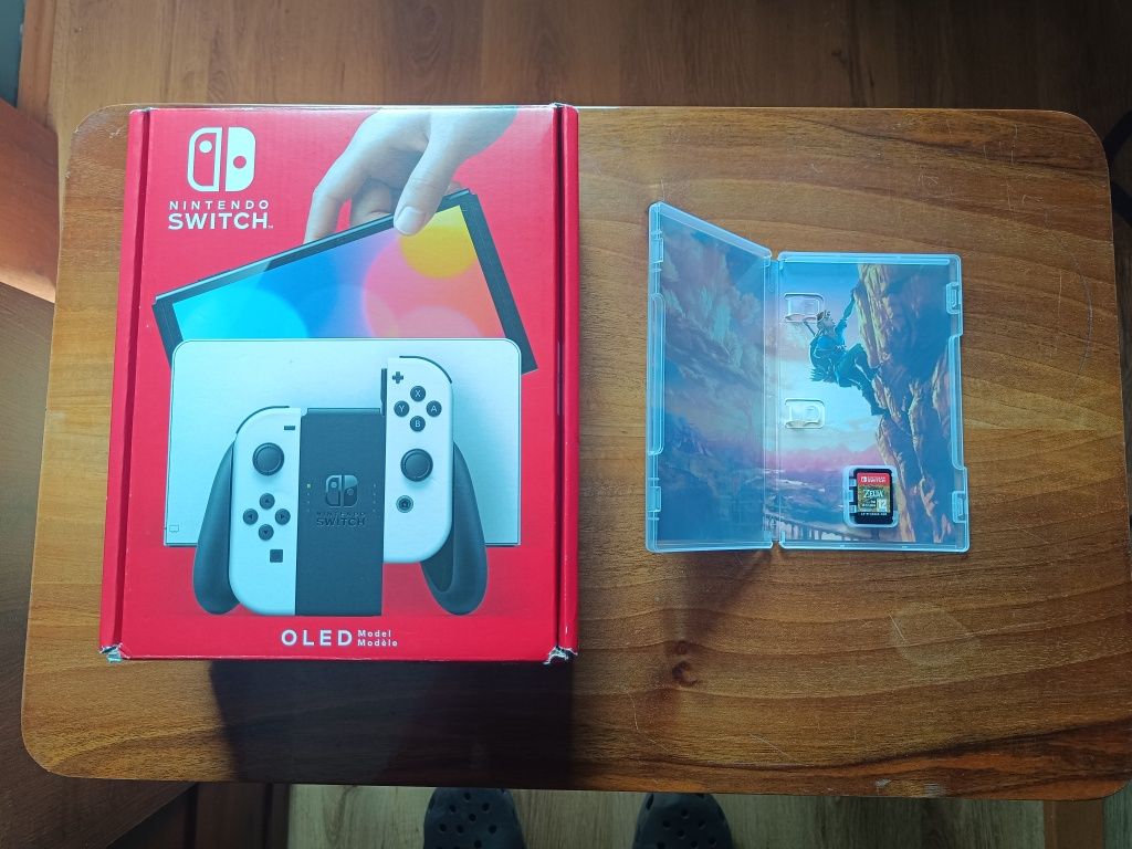 Nintendo Switch Oled + Zelda: Breath of the Wild+ akcesor