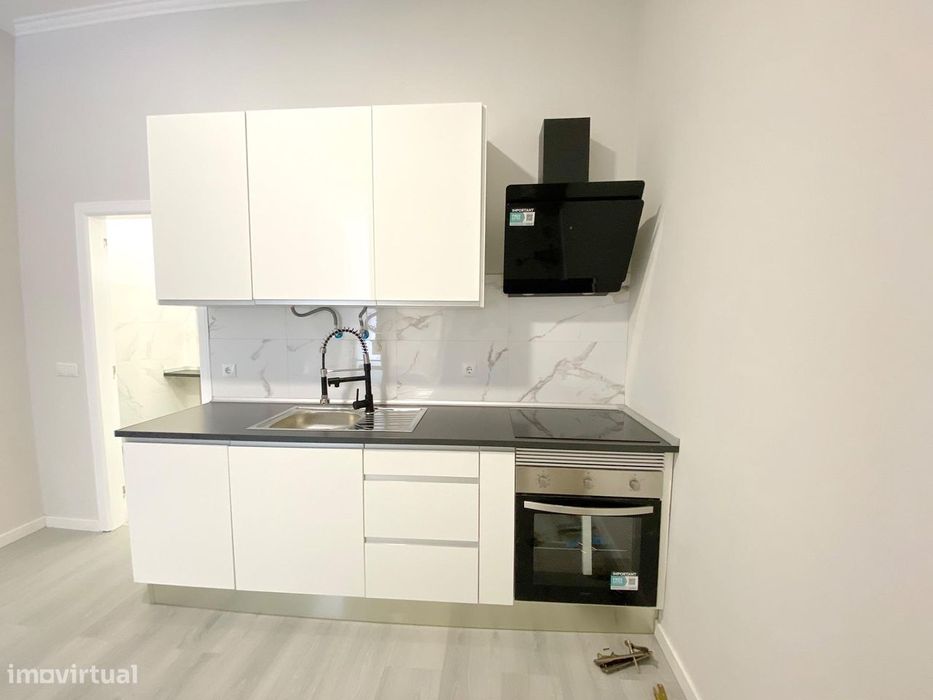 T1 Remodelado- Loja transformada em habitação