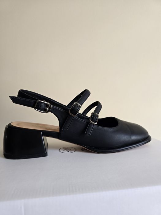 Туфлі шкіряні з відкритою пяткою на каблучку