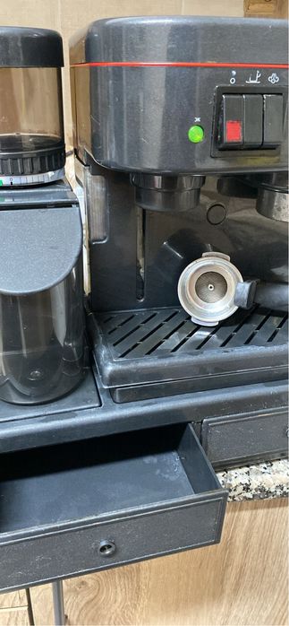 Maquina de cafe com moinho