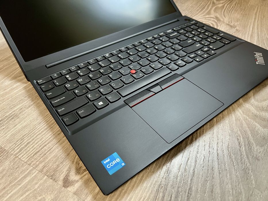 Lenovo ThinkPad E15 Core I3/16Gb/256Gb/IntelUHD/15.6/Як новий