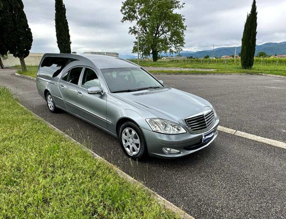 Катафалк Mercedes Benz W 211