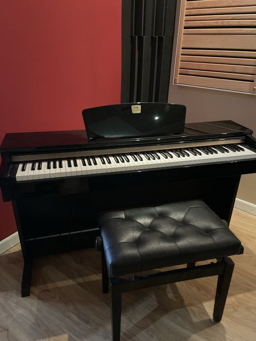 Piano Yamaha Clavinova oferta de Banco CLP-320 - Impecavél
