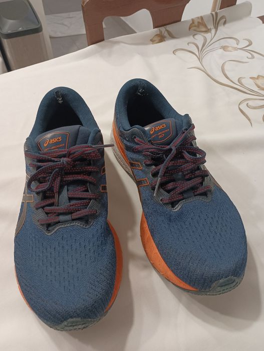 Vendo tênis da marca Asics