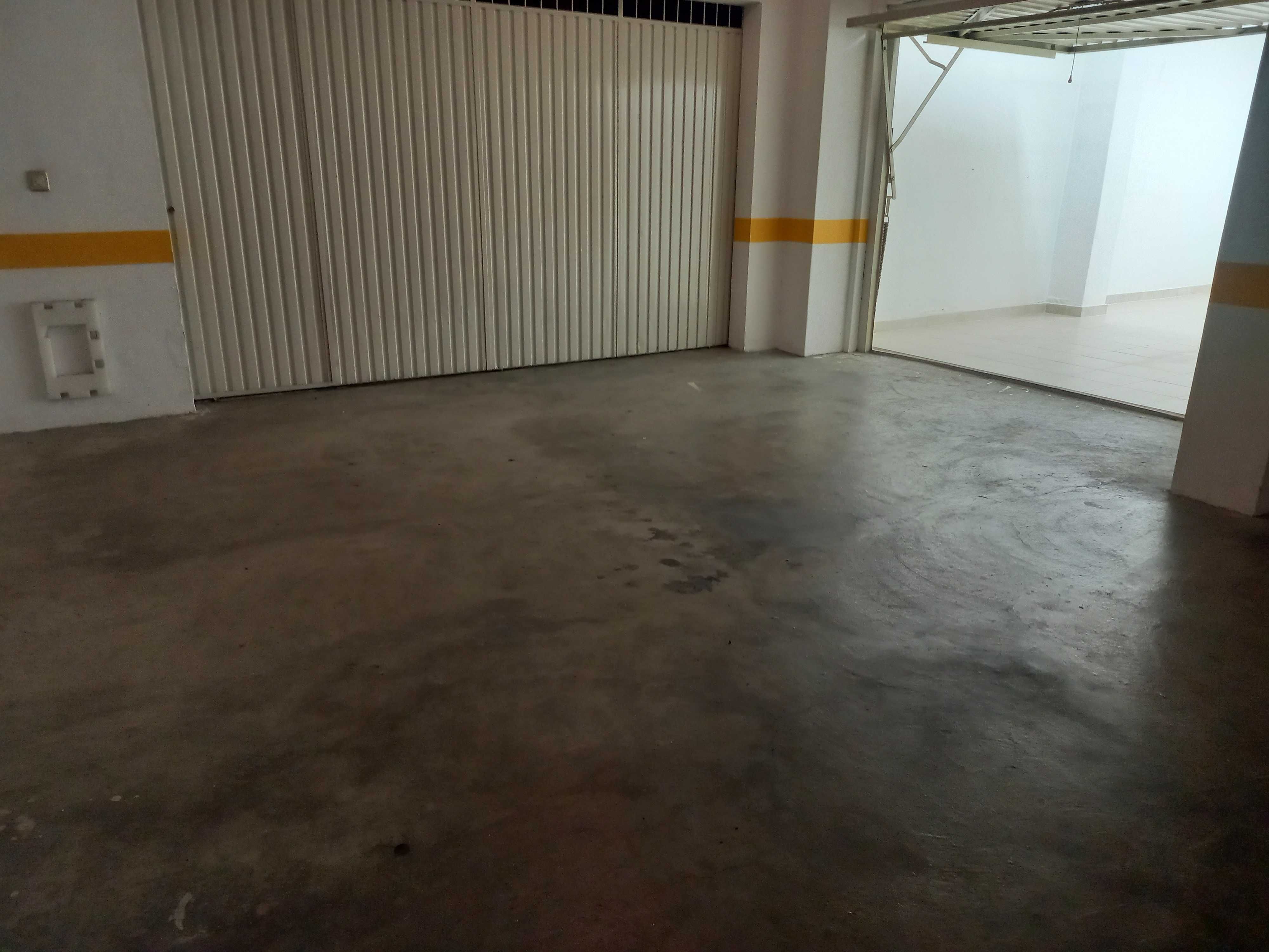 Vende Garagem (Quinta D.João)