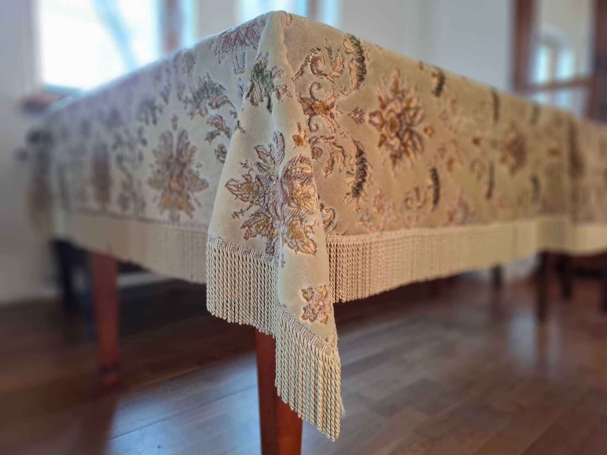 Obrus 192x130 z frędzlami, gruby welwet, aksamit, żakard, welur