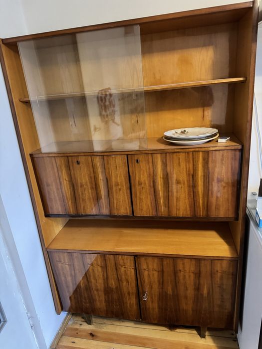 Kredens PRL w dobrym stanie