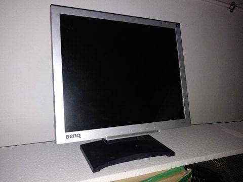 monitor LCD BENQ i NEC 19'