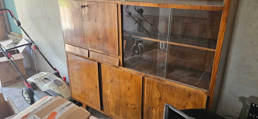 Uroczy regał  z PRL