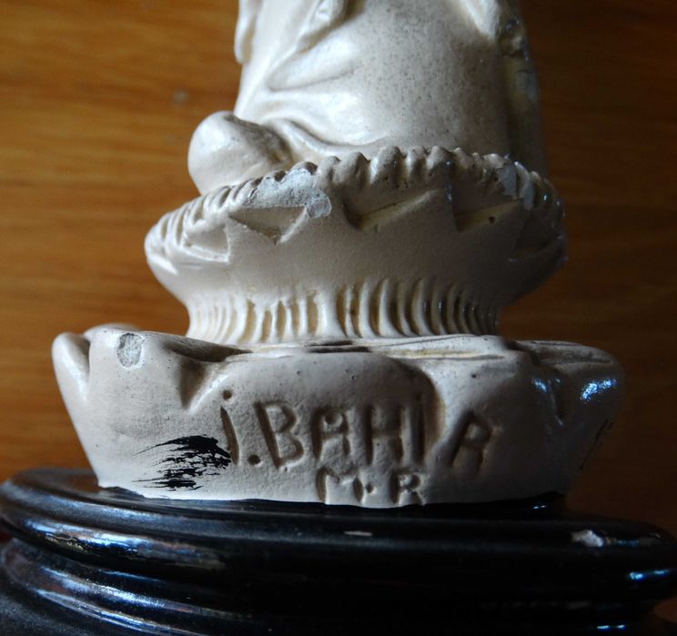 Escultura chinesa vintage em resina