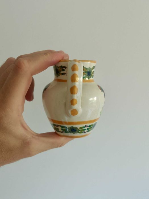 Pequeno jarro / leiteira pintado / pintada à mão – Viúva Lamego Galo