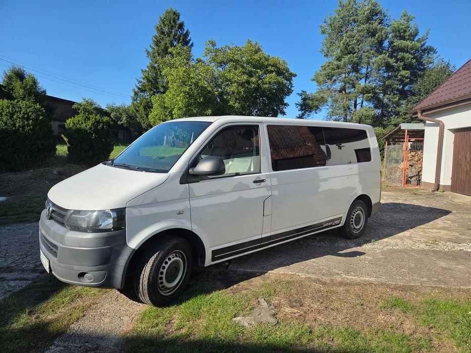 Volkswagen Transporter  Volkswagen Transporter T5 Lift Long 9 osobowy, klimatyzacja