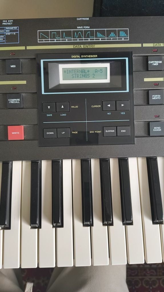 Syntezator Casio CZ-1