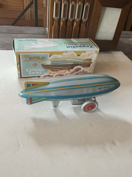 Zeppelin de corda vintage