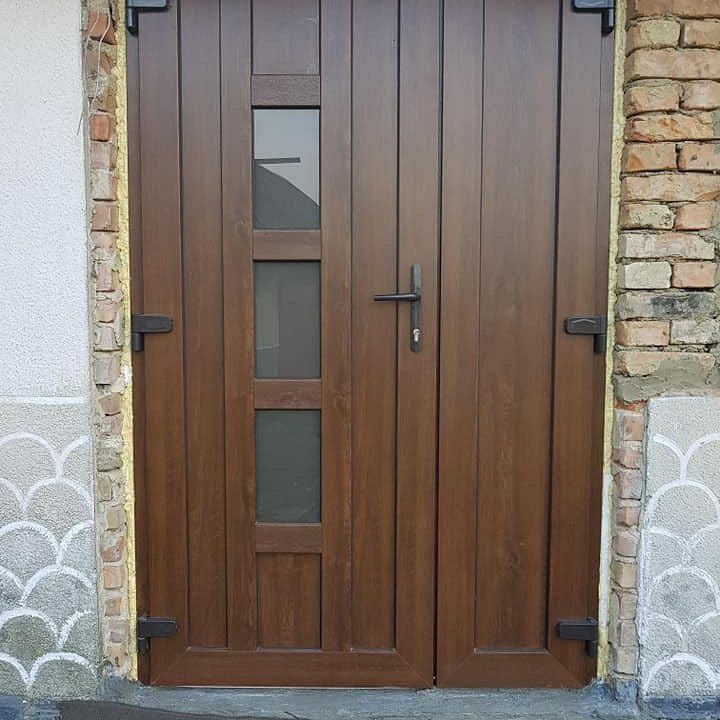 Двері металопластикові білі та ламіновані. Ми є виробниками.