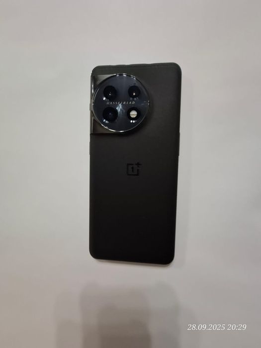 ONEPLUS 11 5G 16 GB RAM / 256 GB ROM