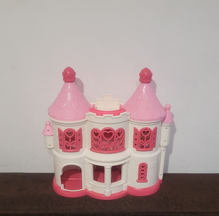 Pałac domek dla lalek