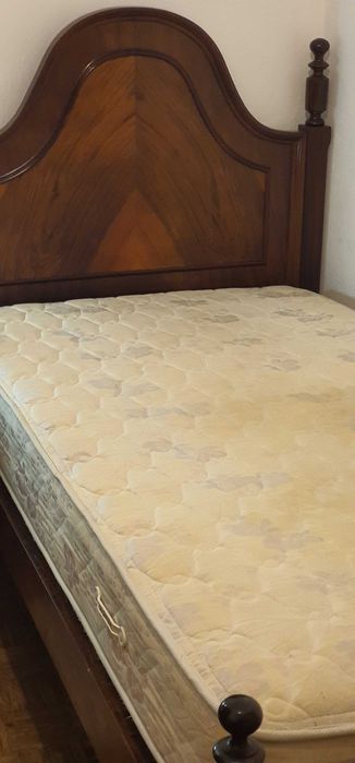 Cama corpo e meio com cómoda / escrevaninha