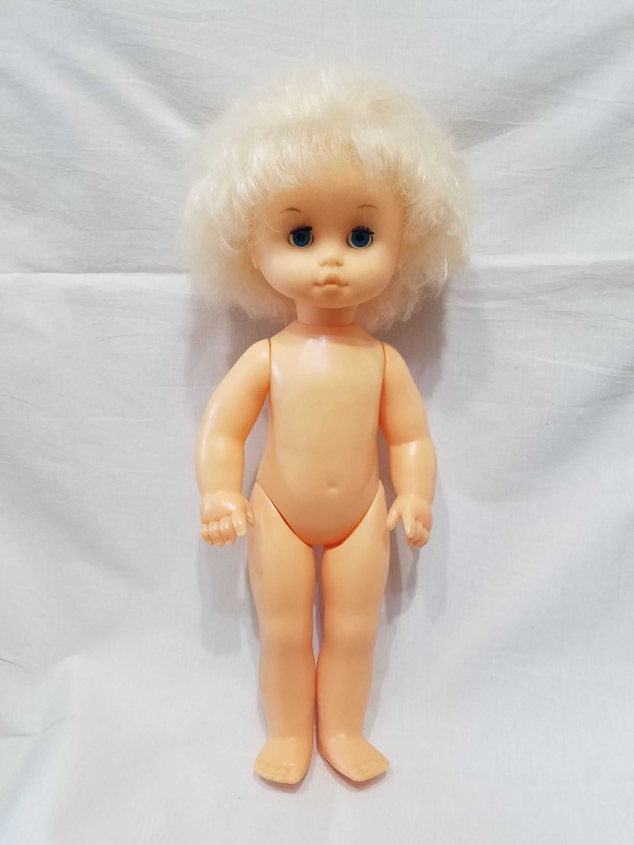 Кукла 80 90-х годов - большая.