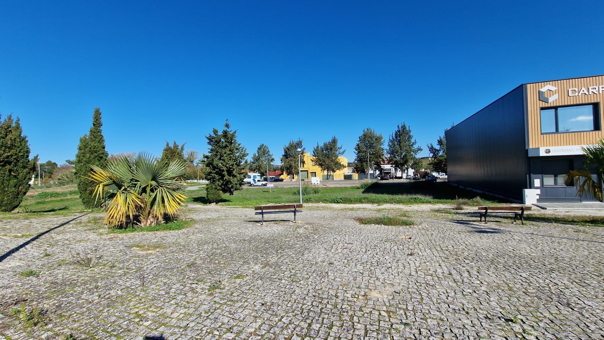 Lote de terreno industrial junto ao Continente - Bombarral