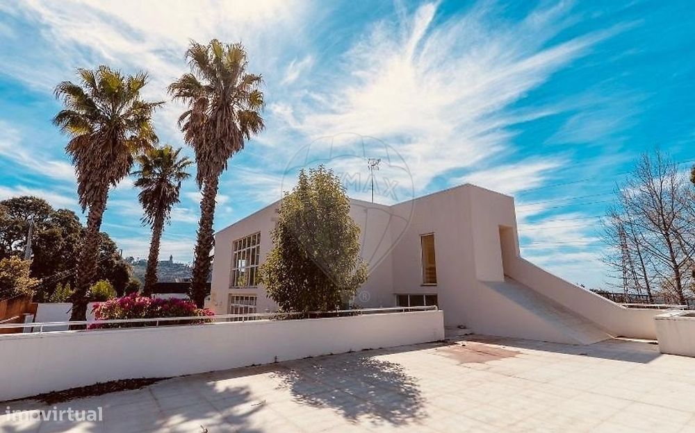 Moradia T4 para venda