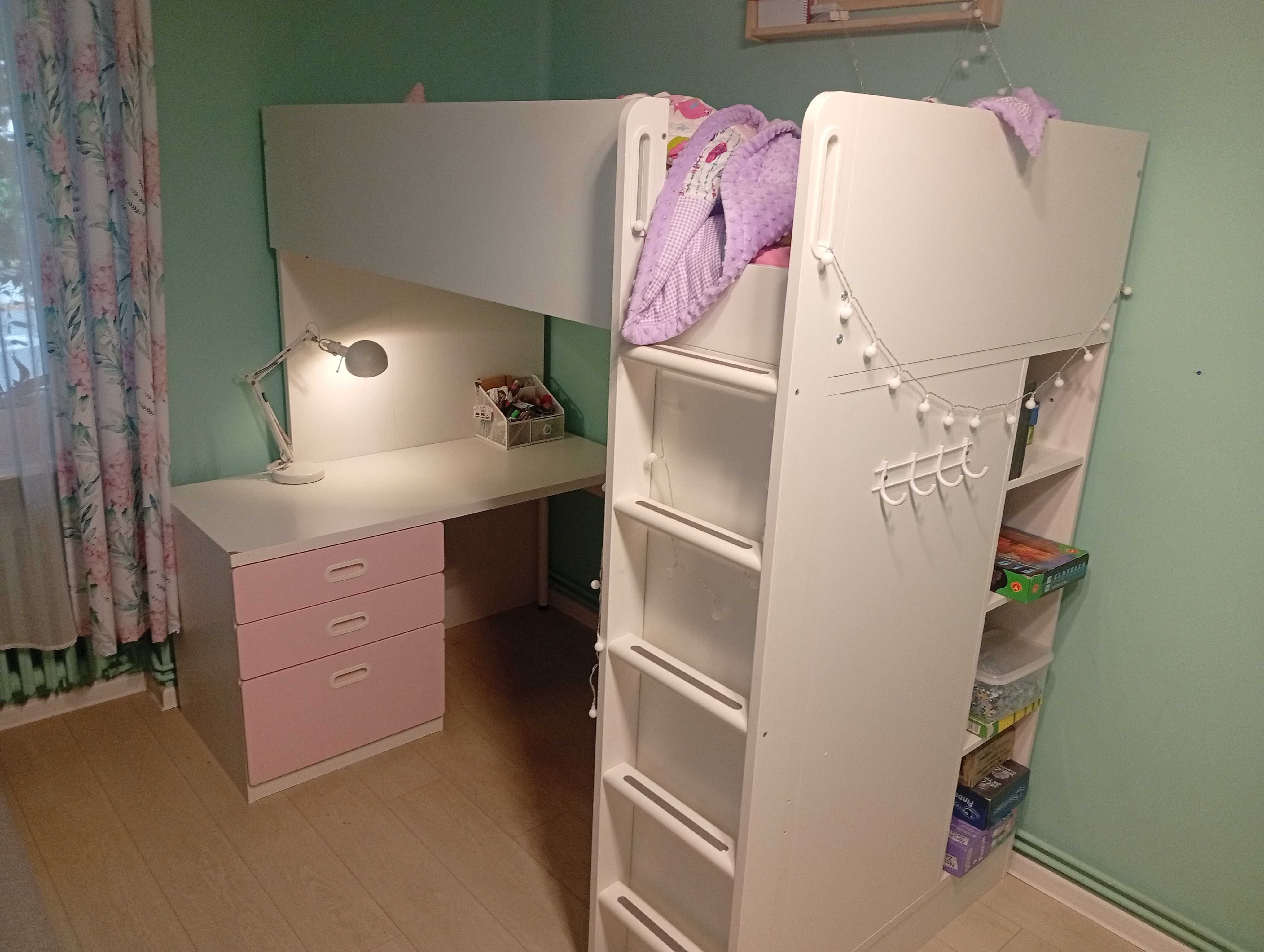 Komplet Ikea Stuva łóżko na antresoli z szafą i biurkiem biało-różowe