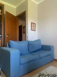 Sofa azul usado