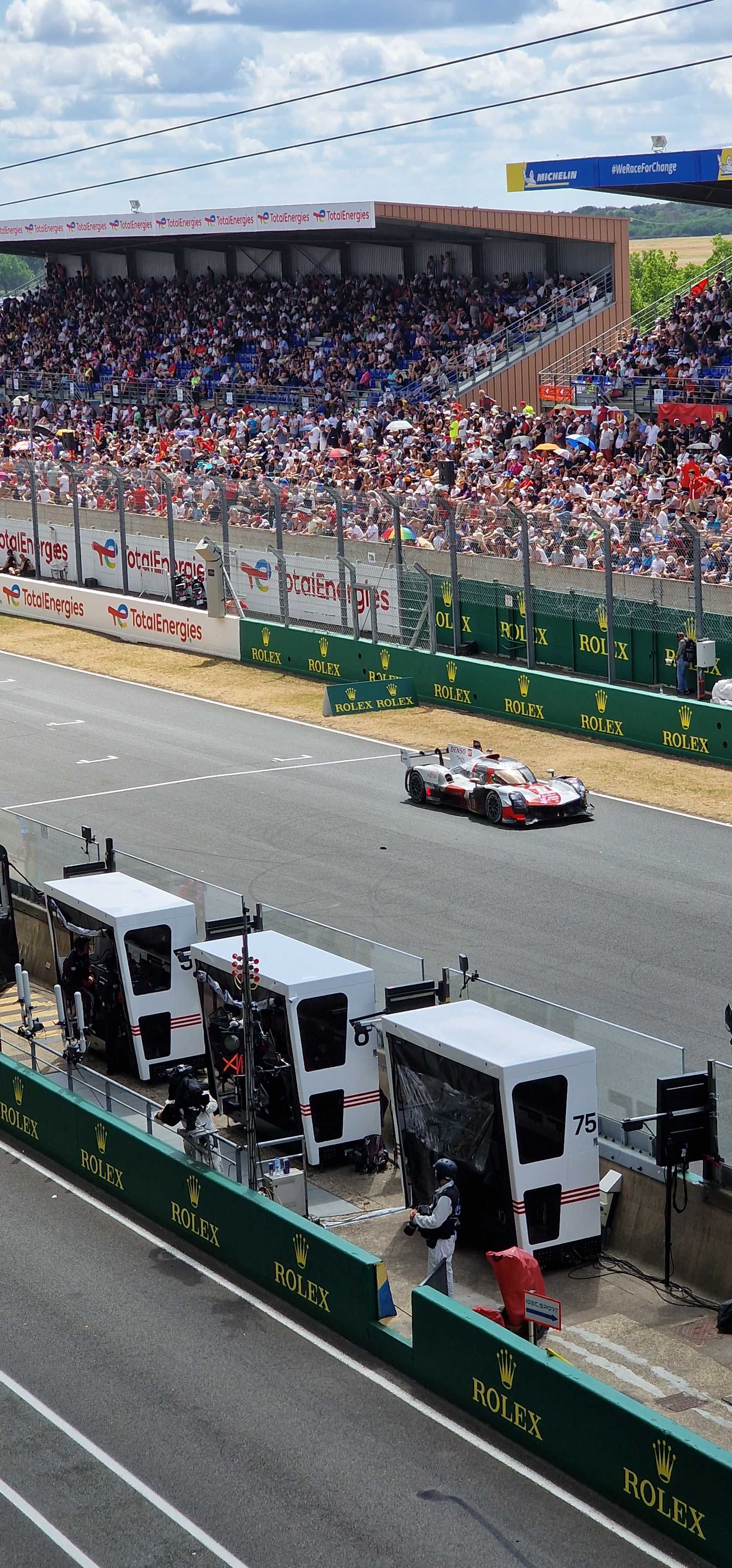 Flaga Toyota Gazoo Racing GR 100-lecie Le Mans 24 2023