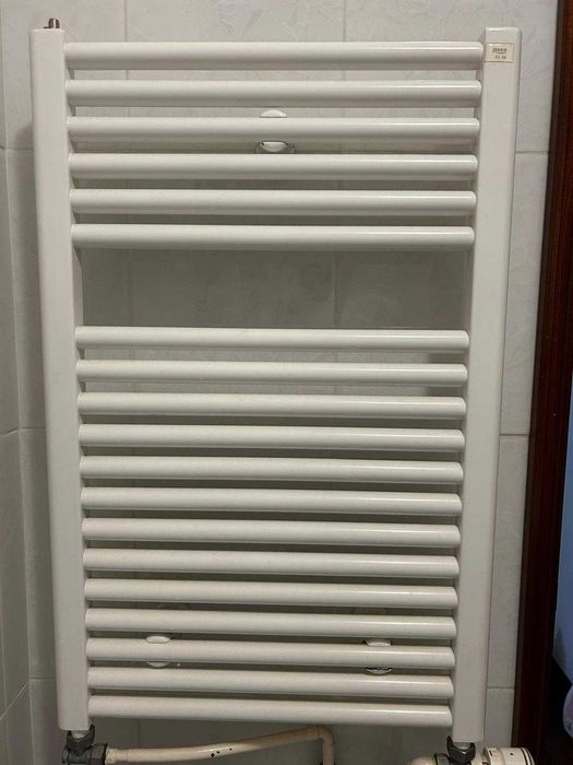 8 Radiadores como novos, 2toalheiros e 6 radiadores de aquecimento