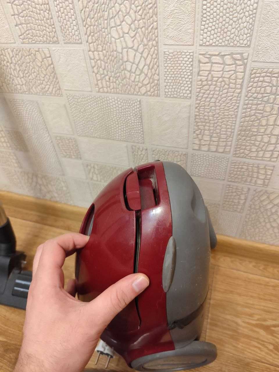 Пилосос Domotec 2200W