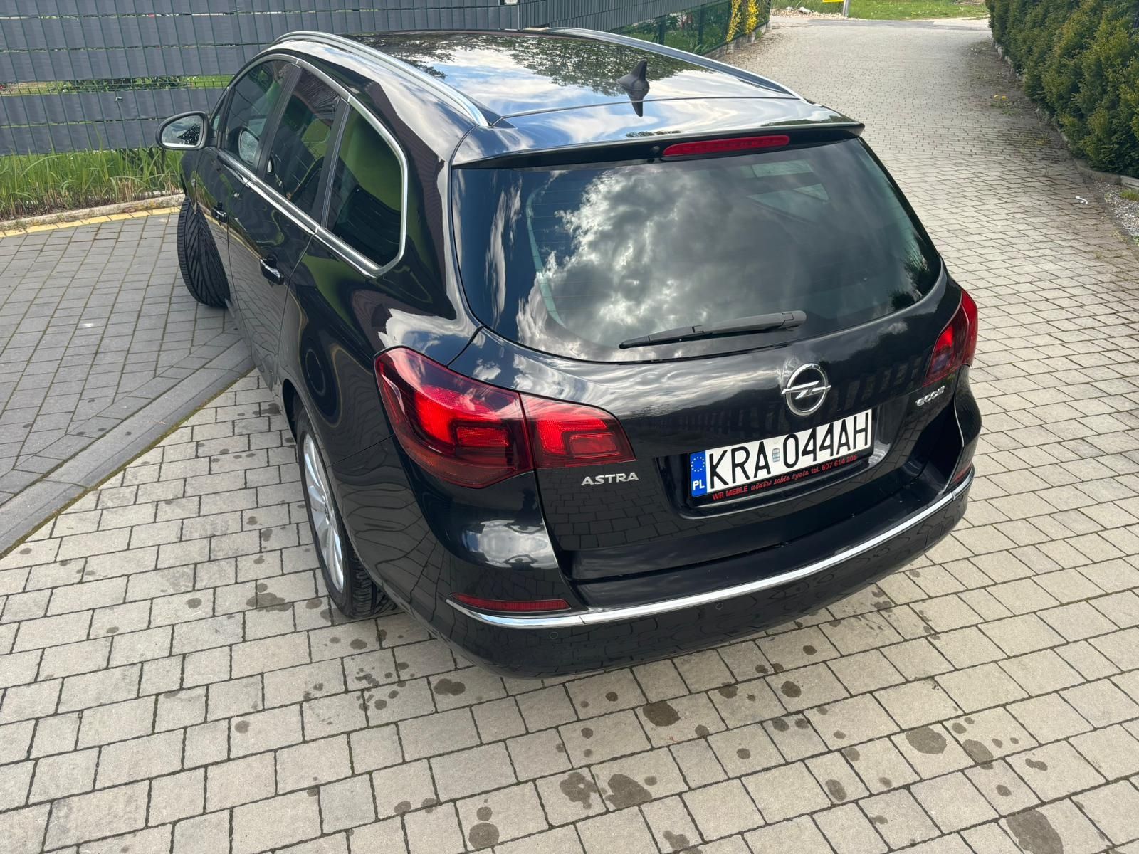 Opel Astra J Sport Tourer 1.4 T LPG