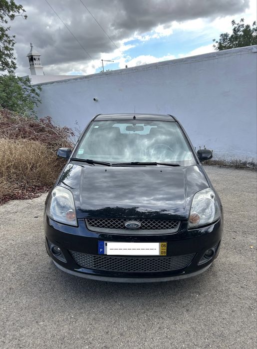 Carro Ford Fiesta 2006