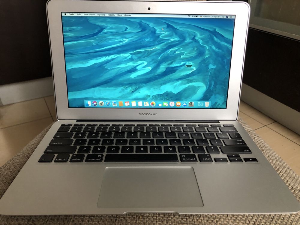 Apple MacBook Air 11,6" A1370 2011 i5 2/64Gb Intel HD Graphics 3000