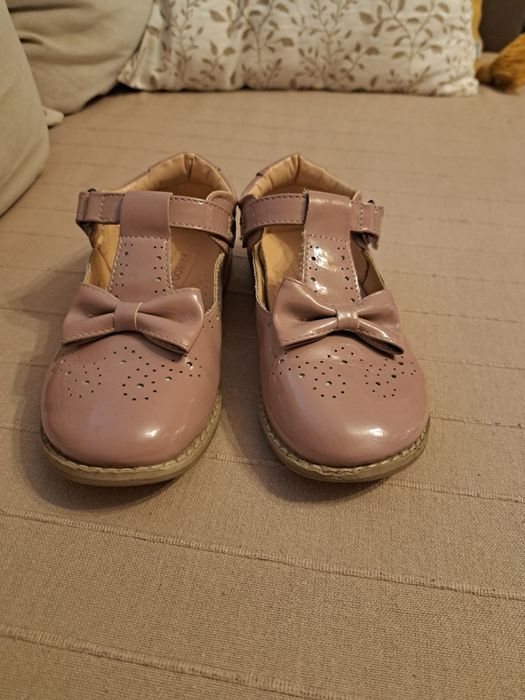 Pantofelki lakierki Friboo