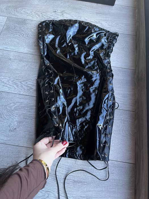 Латексна сукня oh polly і латексні нові ботфорти