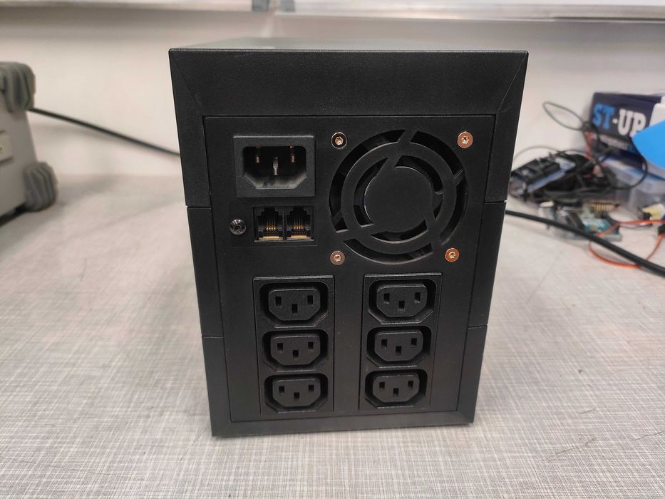 Zasilacz UPS Eaton 5E1500IUSB, nowe akumulatory