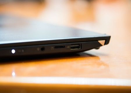 Asus ZenBook 
Portá com ecrã de 14 polegadas em cha