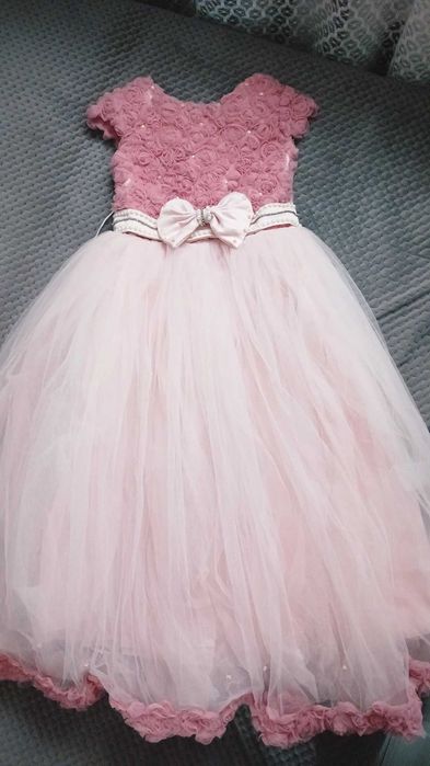 Продам платье на девочку! Есть разные!