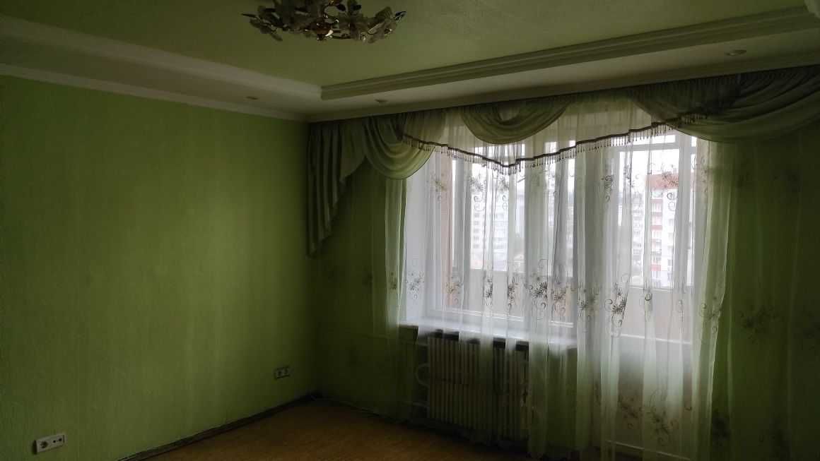 3к квартира в цегляному будинку, 3 кімнати. Центр міста