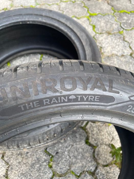 Продам шини Uniroyal RainSport 5 255/40 R18 99Y XL  (2шт)
