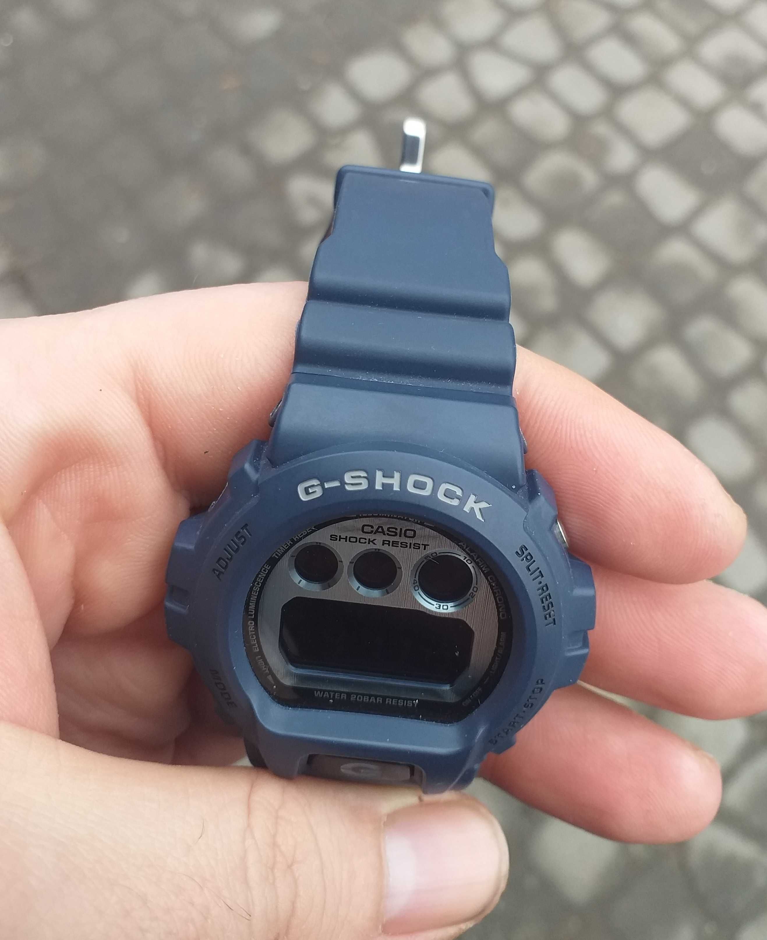 Zegarek Casio G-Shock DW-6900HM.