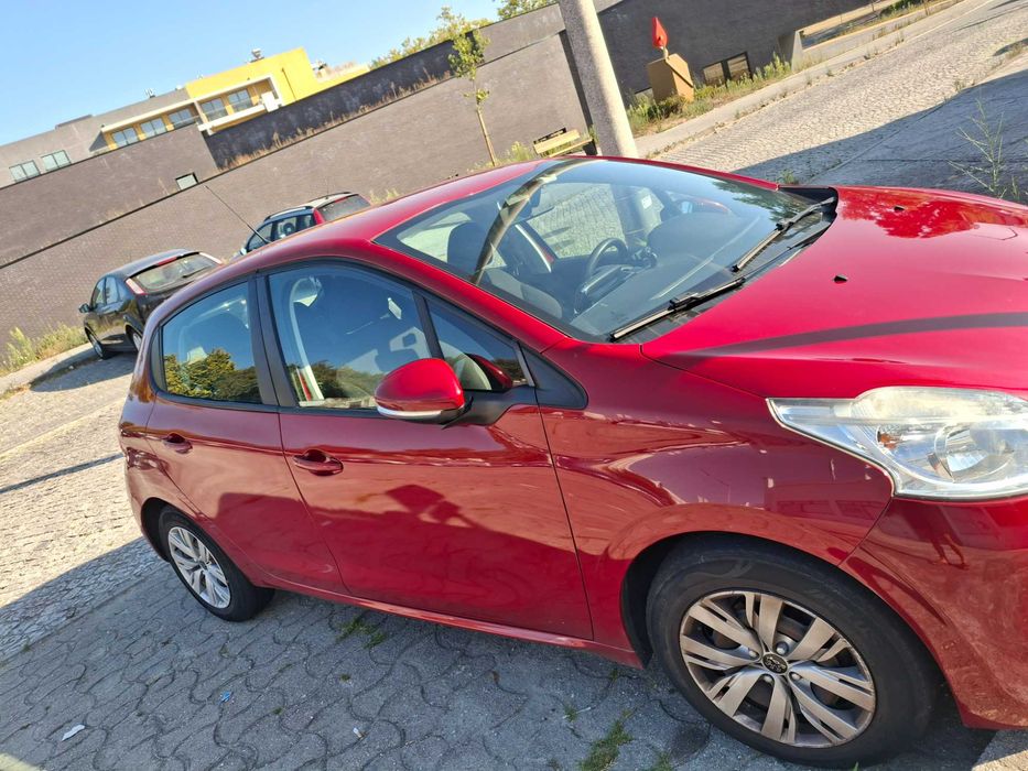 Peugeot 208 1.2 - Excelente Condição