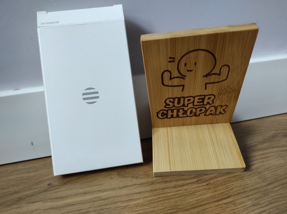 Nowa drewniana podstawka pod telefon stojak na telefon