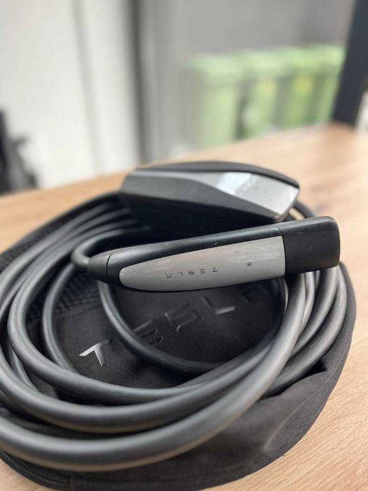 Зарядка Tesla (оригінал) | Б/у |  32А/16А (7,5кВт/3,5кВт)