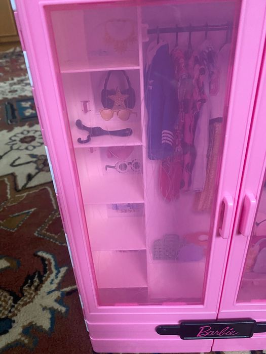 Шкаф Барбі. Шкаф для барби